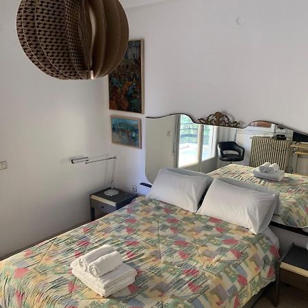 Ferienwohnung Vintage 70S Flat Athen Exterior foto